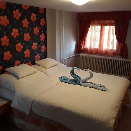 Rozsa Apartman Lenti Exteriör bild