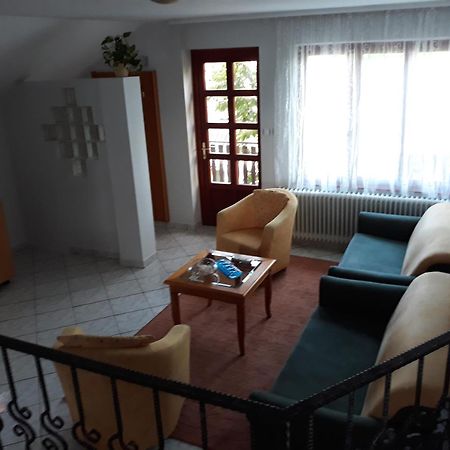 Rozsa Apartman Lenti Exteriör bild