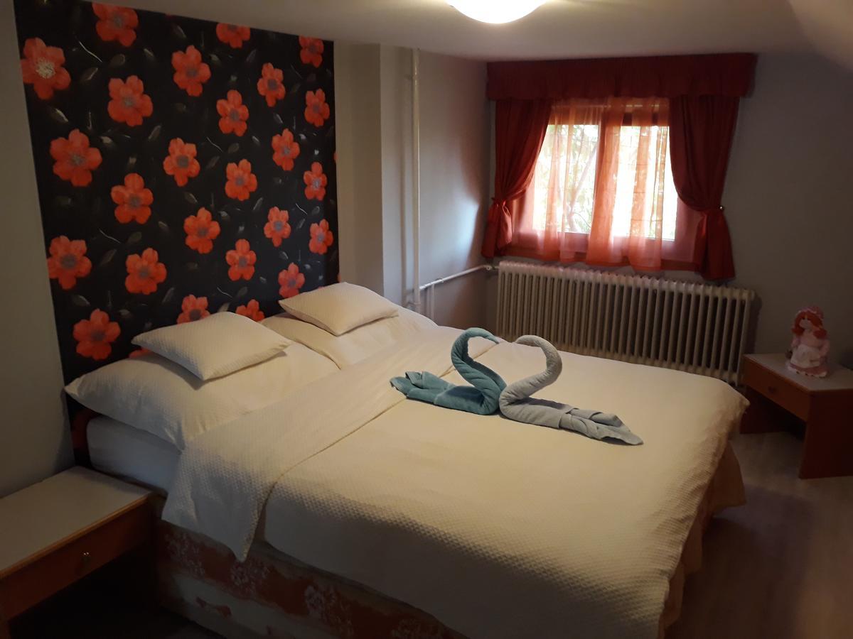 Rozsa Apartman Lenti Exteriör bild