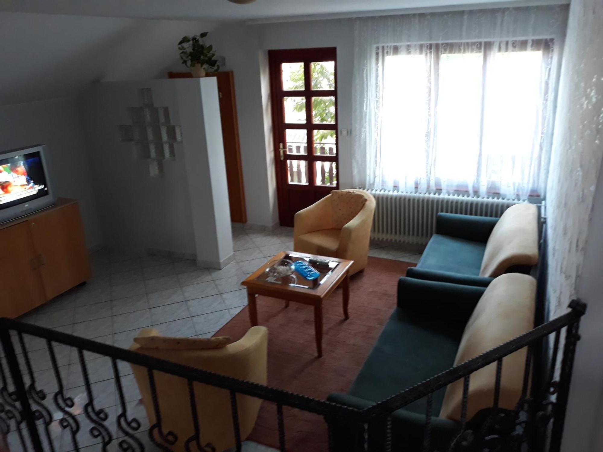 Rozsa Apartman Lenti Exteriör bild